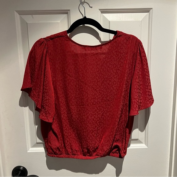 Astr The Label Red Wrap Animal Print Flutter Sleeve Blouse - Picture 3 of 4